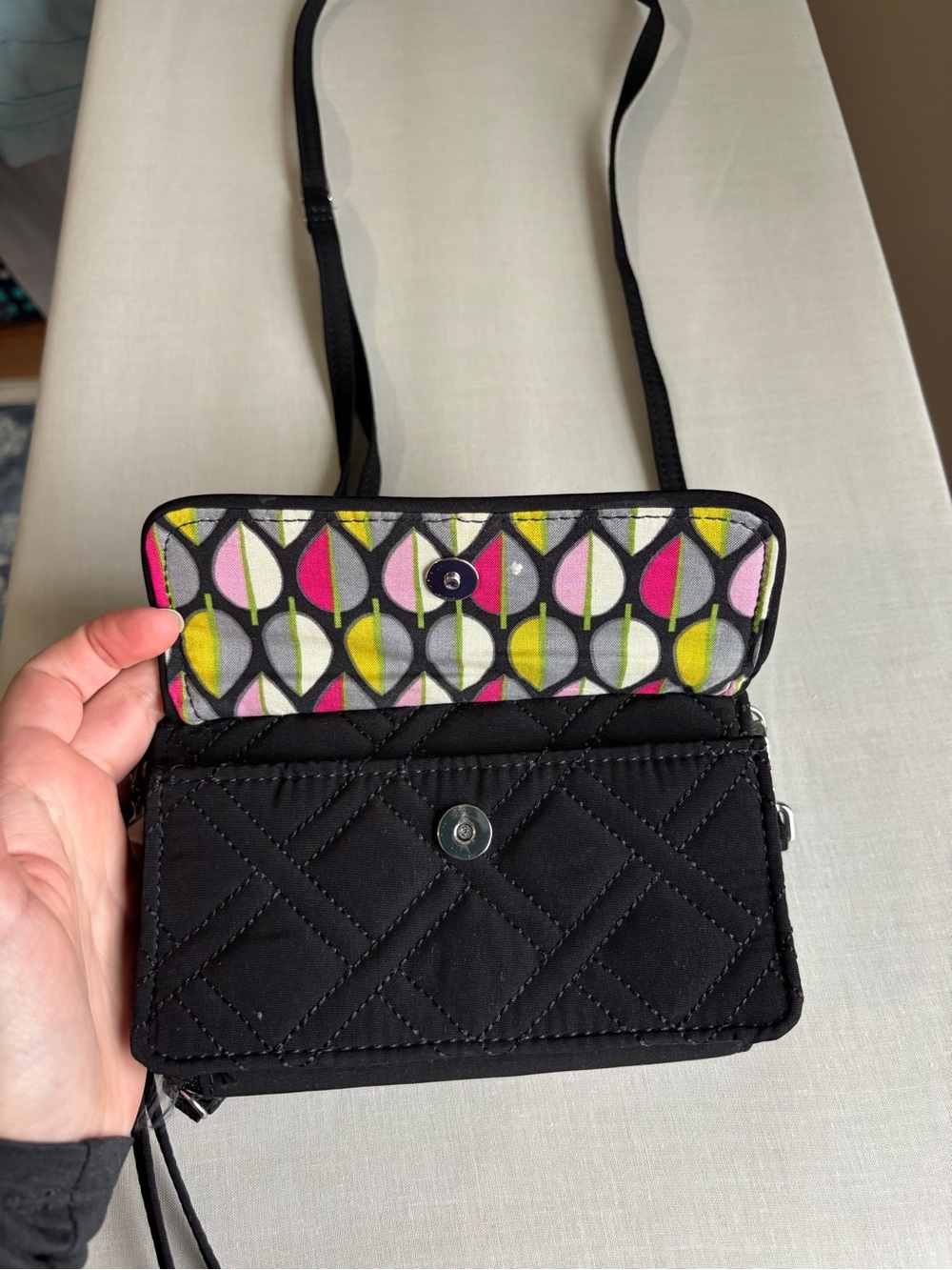 Vera Bradley Black Quilted Crossbody Wallet Bag - Picture 2 of 4